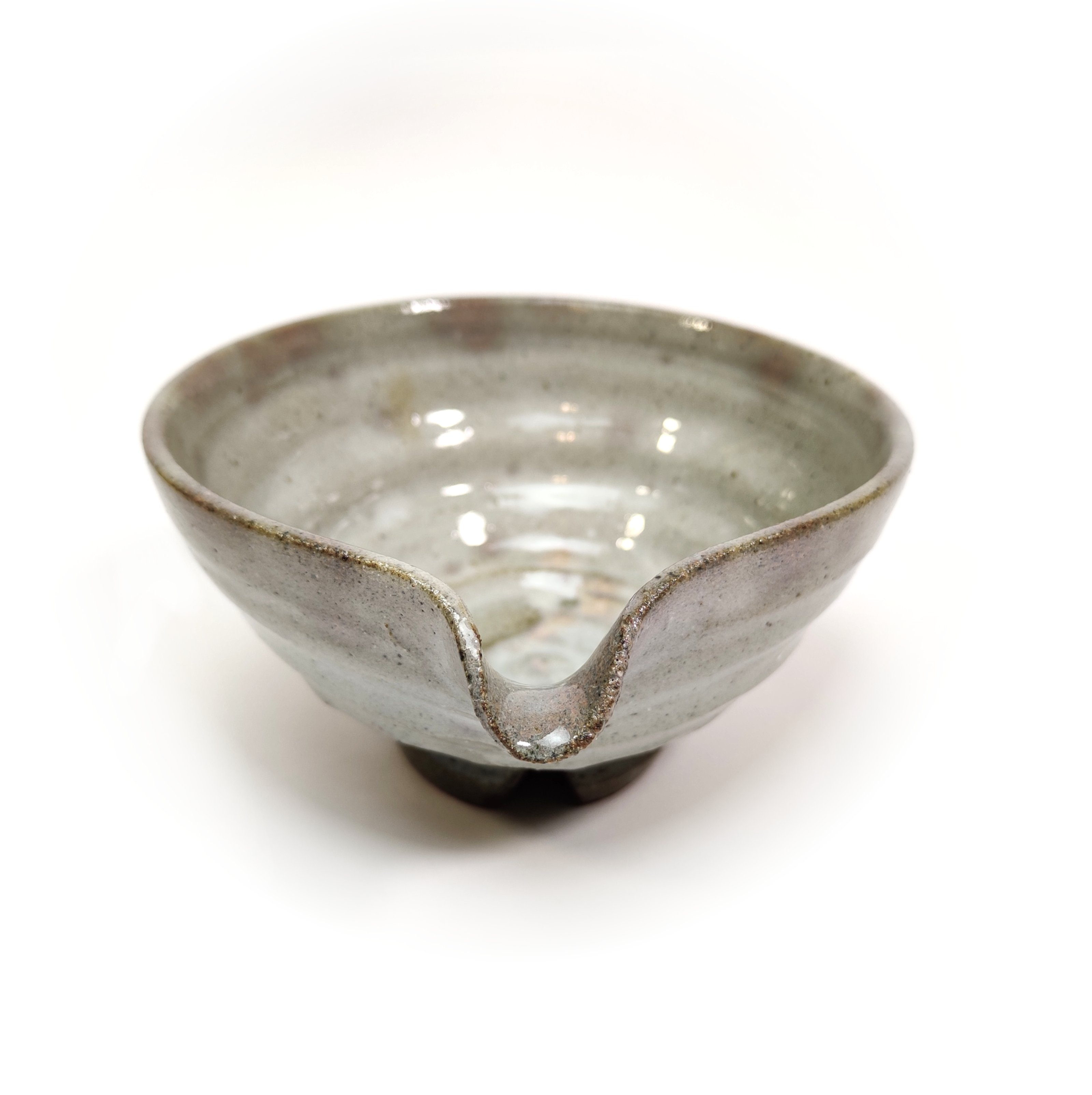 https://tealao.com/en/resource/image/teaware/cups/chawan/grey-glazed-pouring-chawan-katakuchi/grey-chawan-matcha-bowl-with-spout-grazed-green-japanese-tea-ceremony-katakuchi.jpg