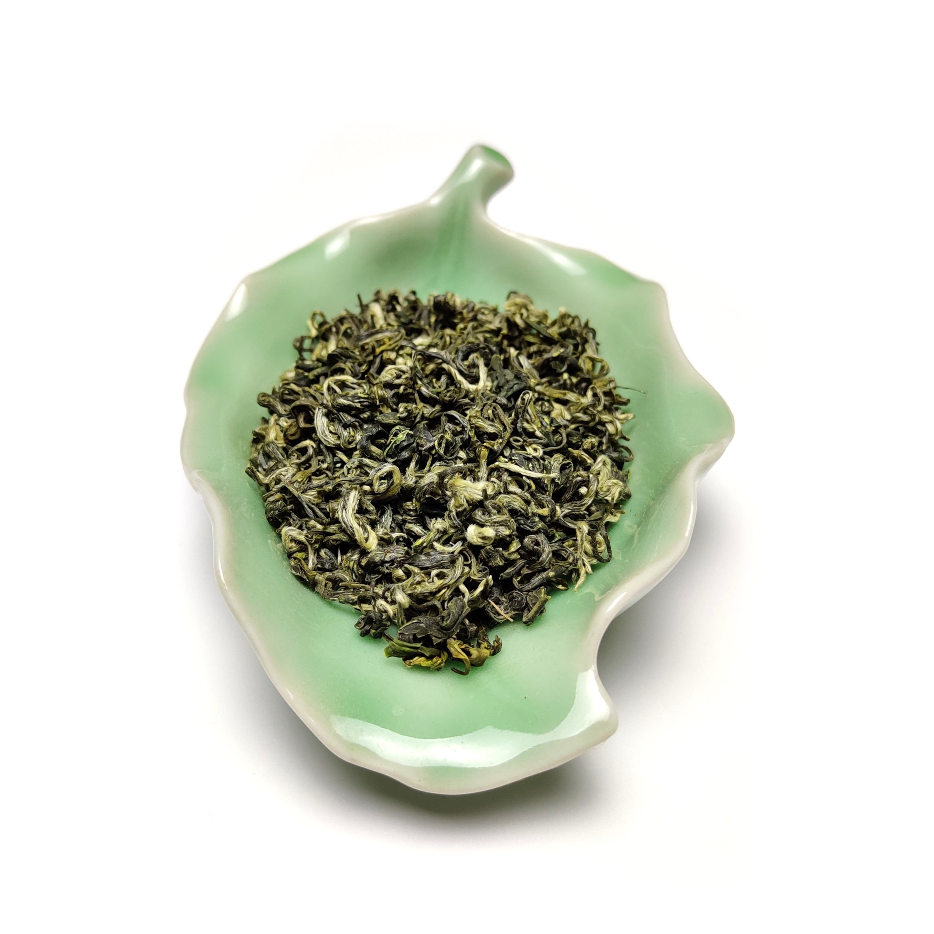 Купить хороший зеленый чай. Зеленый чай "Билочунь". Зеленый чай Green Snail. Китайский чай в виде шишки. Чай Билочунь зеленый в индивидуальной упаковке.